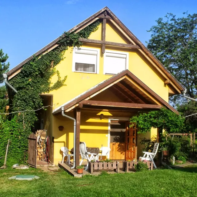 Czanadomb Guest House