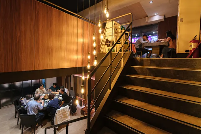 老撈麻辣火鍋鴛鴦火鍋(Spicy Hot Pot)(マーラー鍋)