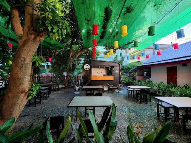 ร้านอาหาร ปู่ ย่า เฮาส์ Puu Yaa House