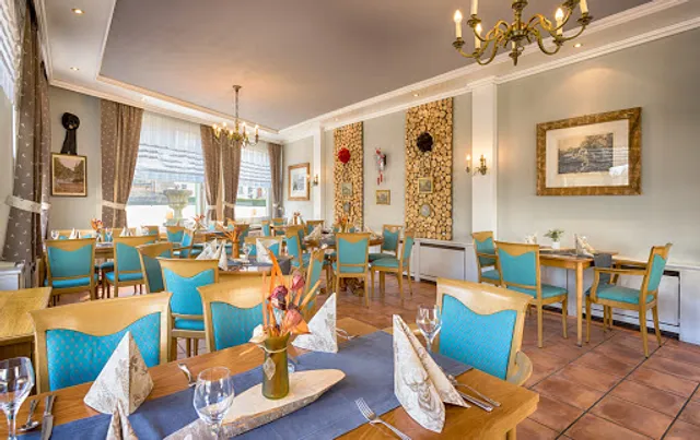 Dom Hotel Restaurant Café