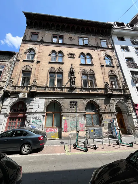 District 7 Apartments