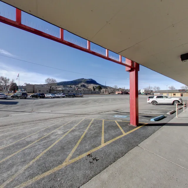 Linda's Bridal Images & Mr. Tux