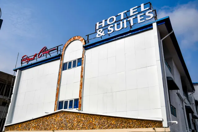 Royal Crest Hotel & Suites