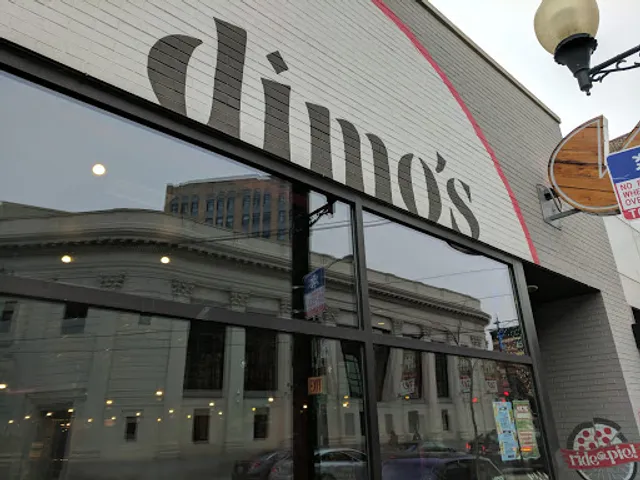 Dimo's Pizza Logan Square