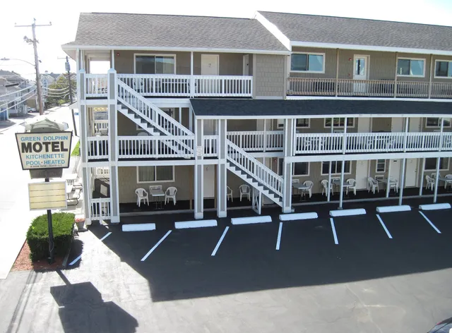 Green Dolphin Motel