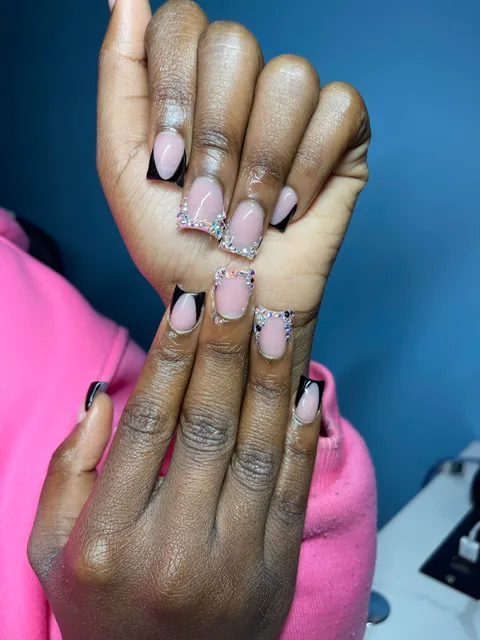 RAW Nails by Ray at Salon Lofts