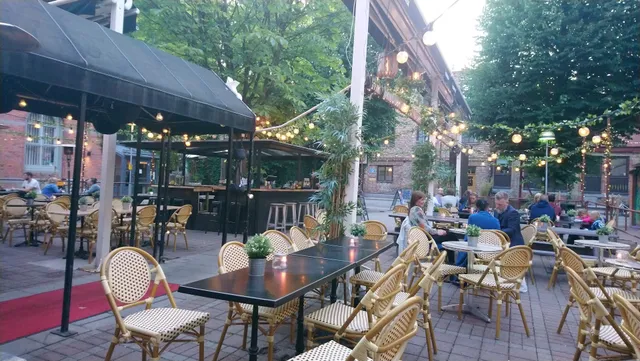 Contrast Public House