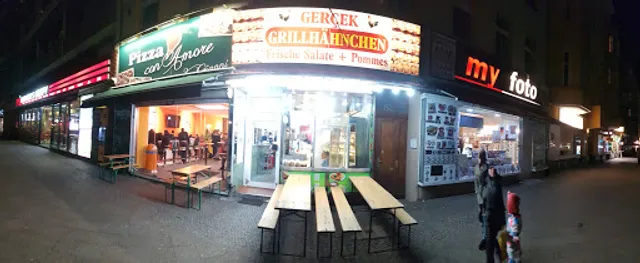 Gercek Grillhähnchen - Chicken, Salad & Fries