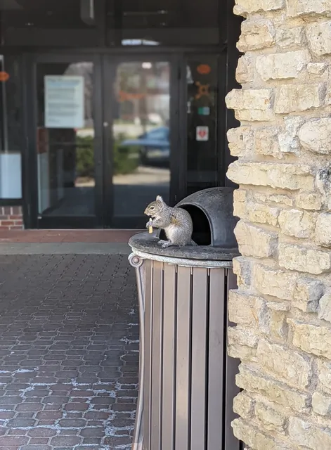 Bannockburn Green Shopping Center
