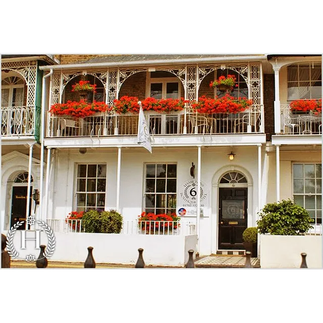 Hamiltons Boutique Hotel - Accommodation & Tea Room - Southend on Sea