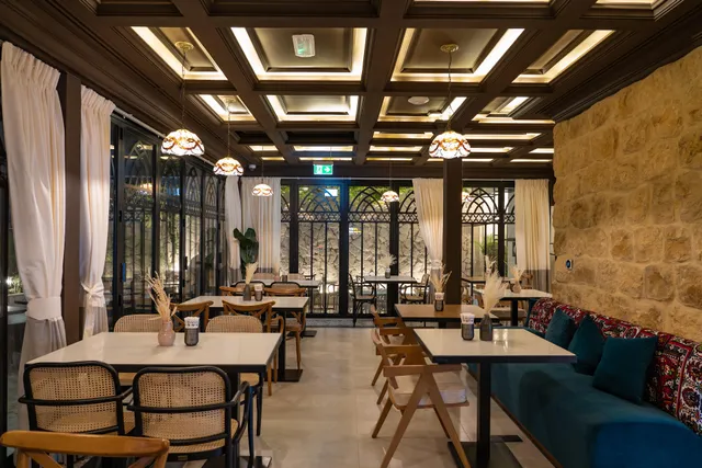 Kaak Al Manara Restaurant & Bakery