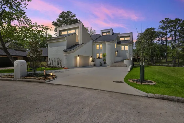 Lakefront Retreat With Private Pool, Hot Tub And Dock 4 Bedroom Home