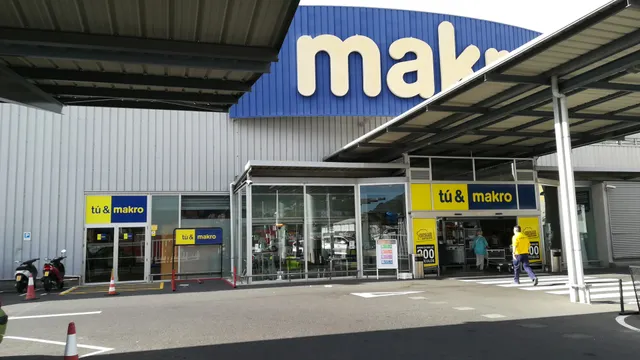 Makro