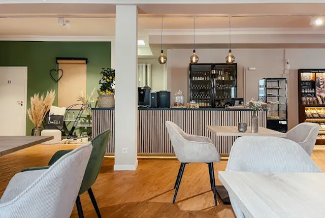 Ly’s Frühstückscafe und Dekowelt