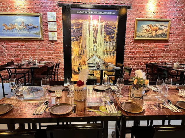 EL CERO TAPAS Y VINOS