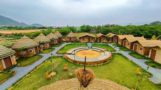 RET MAHAL HUTS & RESORT