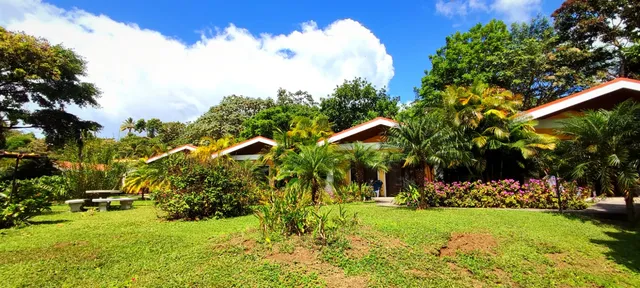 LakeGardens Arenal Condos