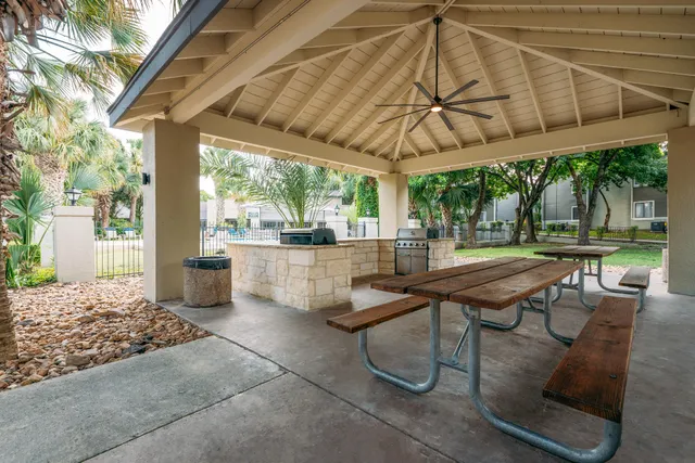 Parkvista Apartments