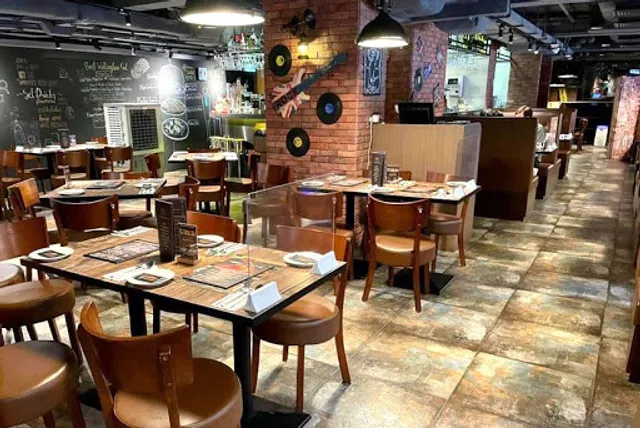 Amplifier Restaurant