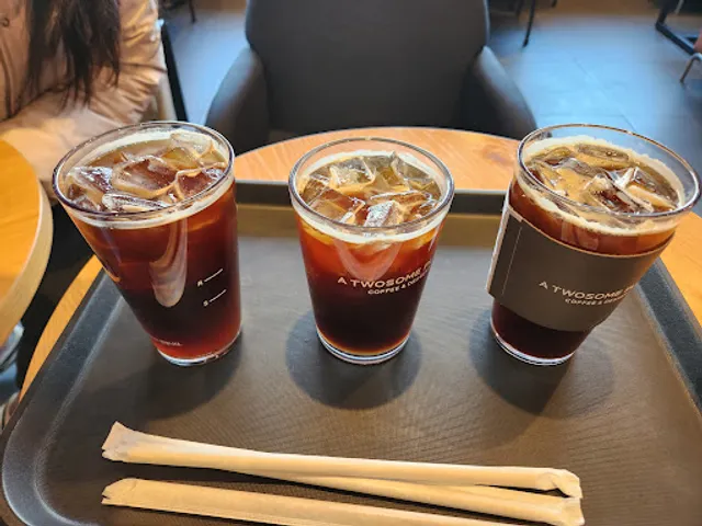 투썸플레이스 부천신중동역점