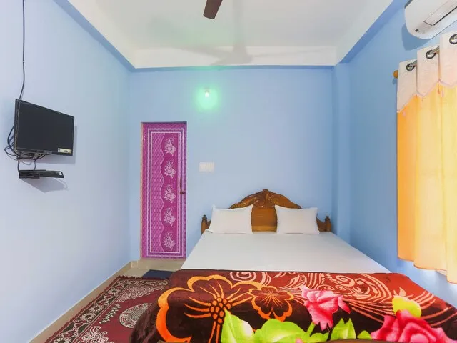 SPOT ON 61585 Patra Palace