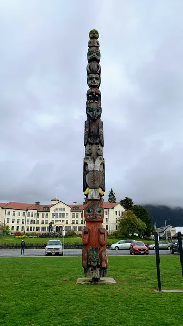 Totem Square