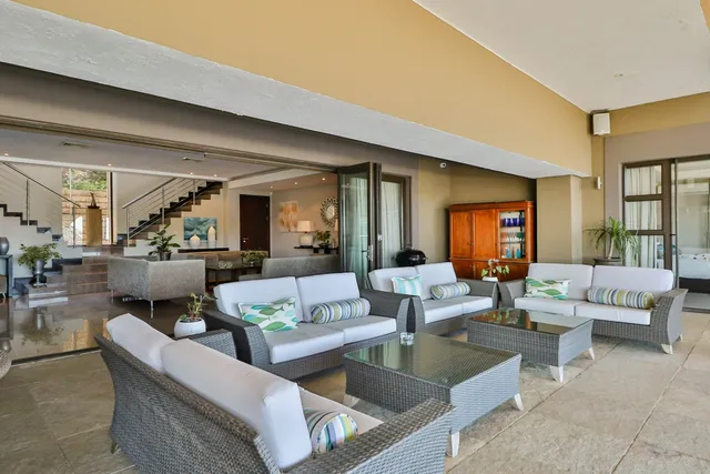 2 Stories restaurant & theater