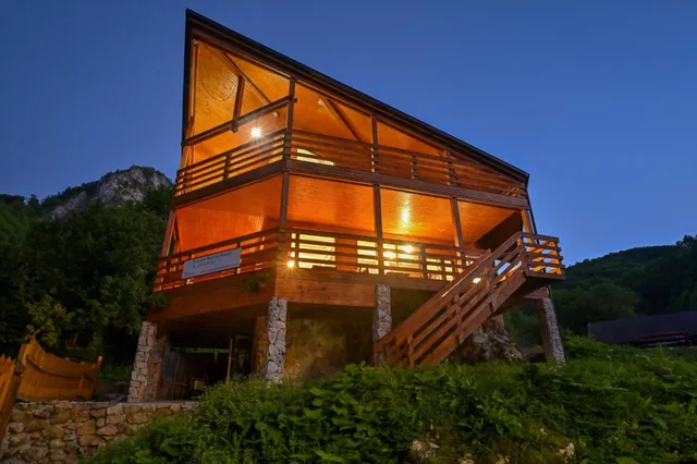 Pensiunea Huda Lui Papara cazare Muntii Apuseni