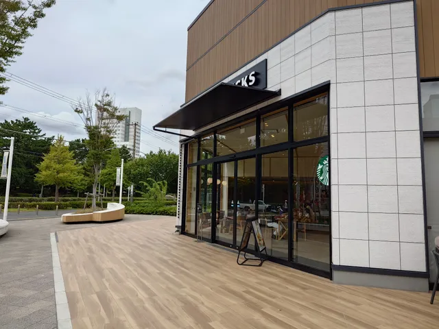 Starbucks Coffee - Makuhari Bay Park