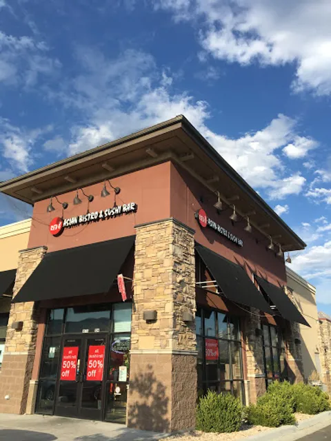 Red 8 Asian Bistro & Sushi Bar