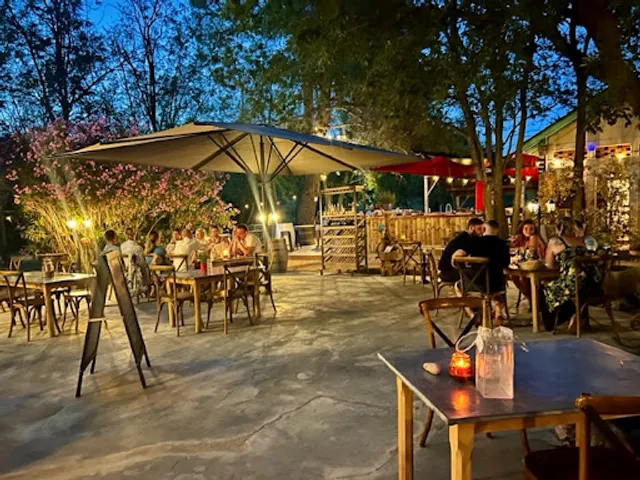 Le TERMINUS Cruzy Restaurant Pub Soirées Ambiance Festive et Guinguette l'été - Réceptions