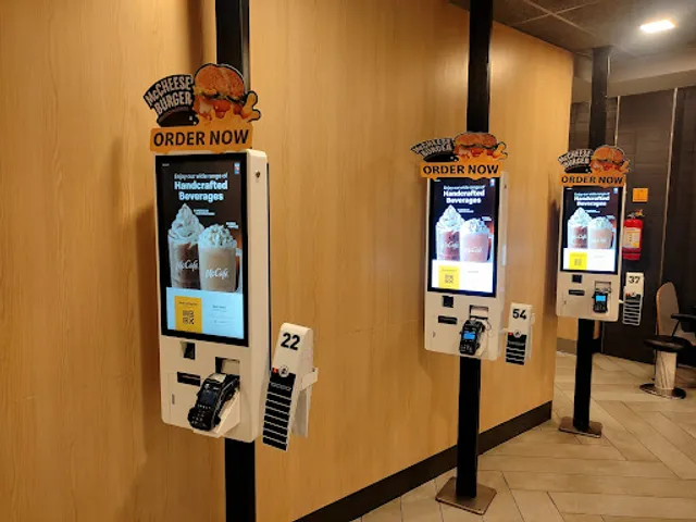 McDonald's (Dahisar East)