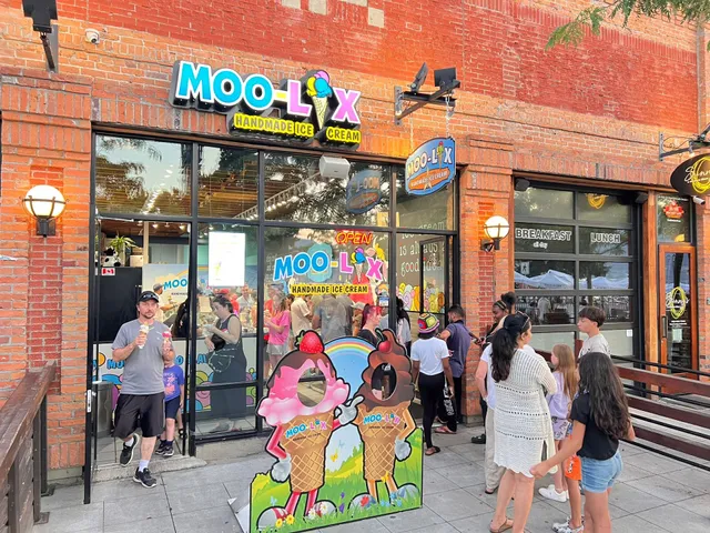 MOO-LIX Ice Cream Shop