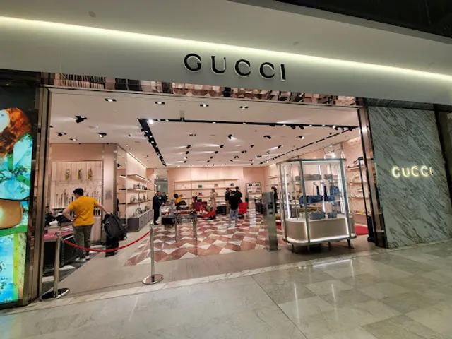 Gucci at Paris CDG Airport, Term1