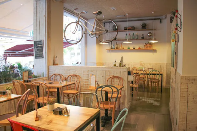 La Guinda Deli & Coffee