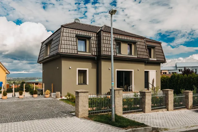 VILLA BRICOLA - Boutique Apartments