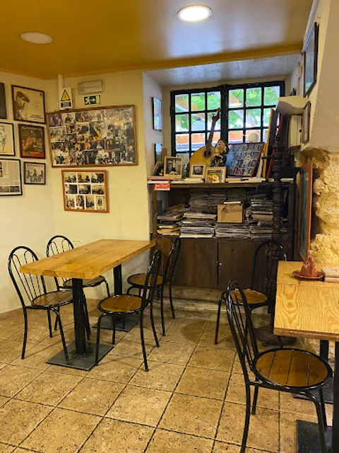 A Muralha Tasca Típica Lisboa