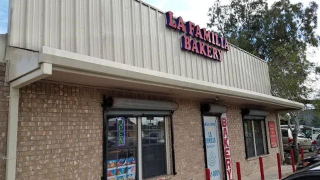 La Familia Bakery