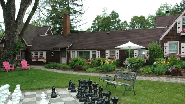 Lazy Cloud Bed and Breakfast