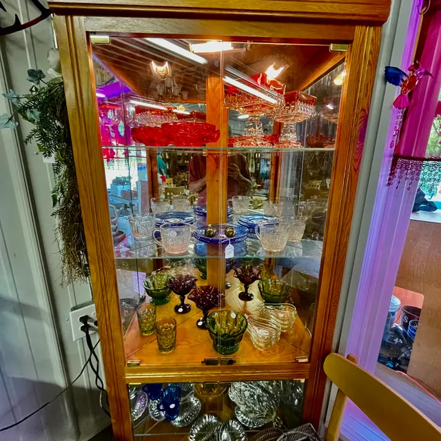 Sandy's Bargain Barn