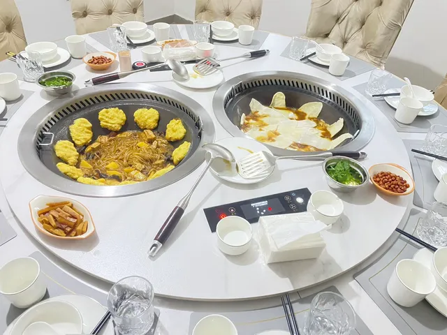 东北人家铁锅炖卢萨卡店