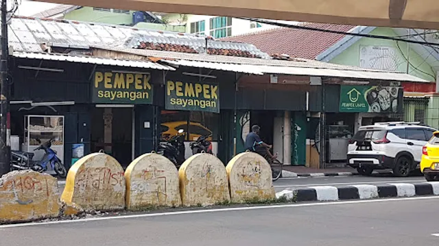 Pempek Garuda