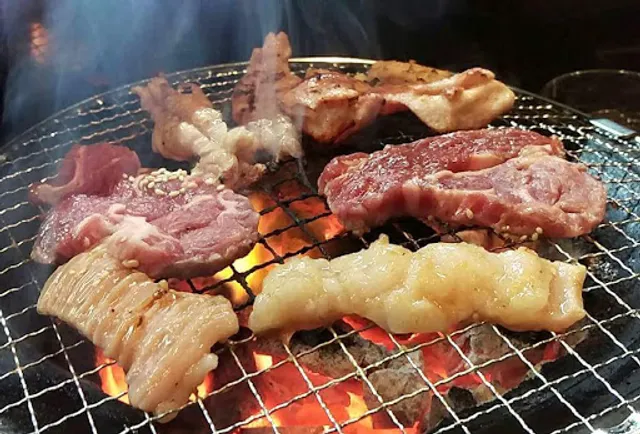 ホルモン元気 炭火焼