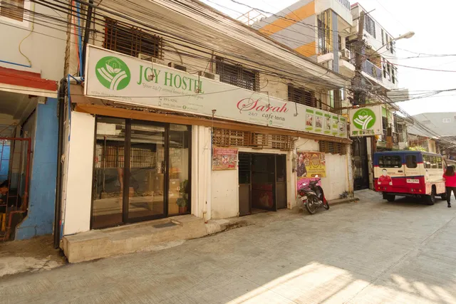 RedDoorz near OWWA Pasay