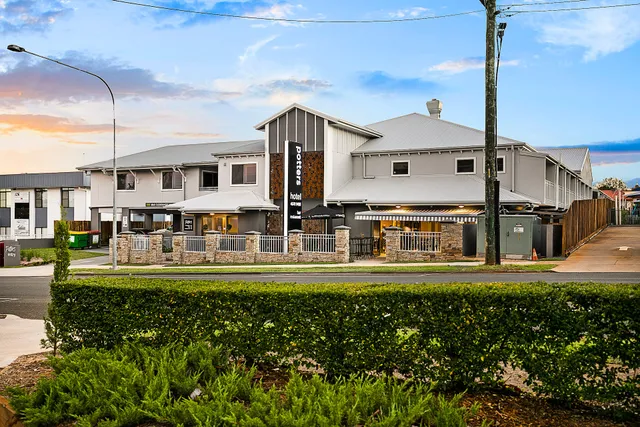 Potters Hotel & Restaurant