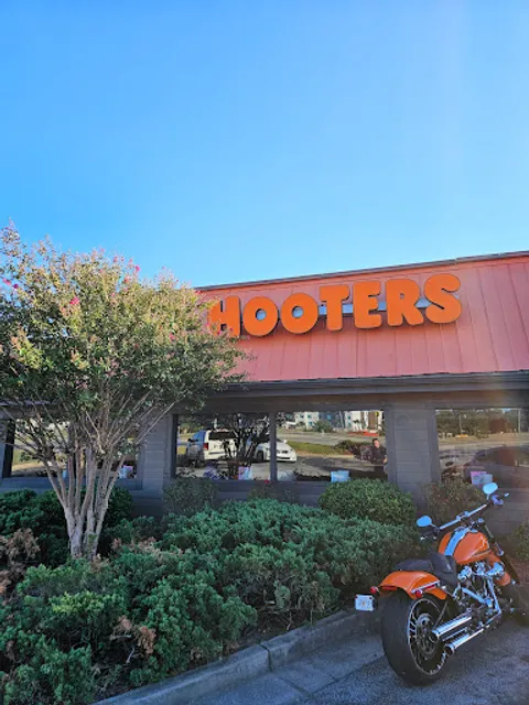 Hooters