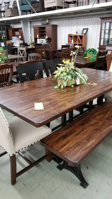 Farr's Fine Furniture