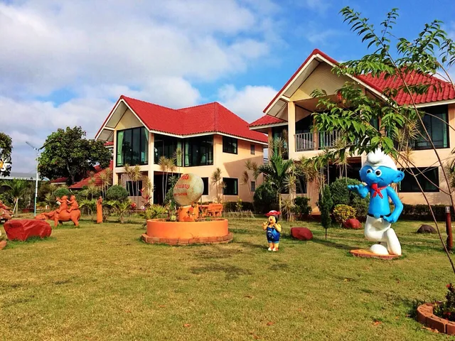 บ้านไร่เดือนฉาย