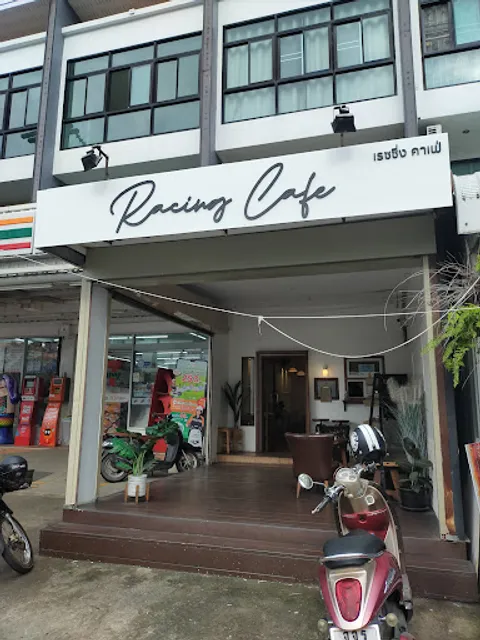 RACING CAFE'