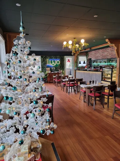 LUJO Seecafé & Restaurant am Baldeneysee